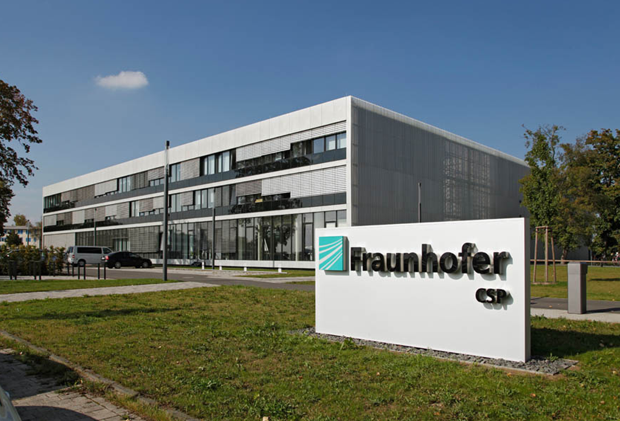 TA CR Day - Industrie 40 (Ralf Wehrspohn, Fraunhofer Institute)